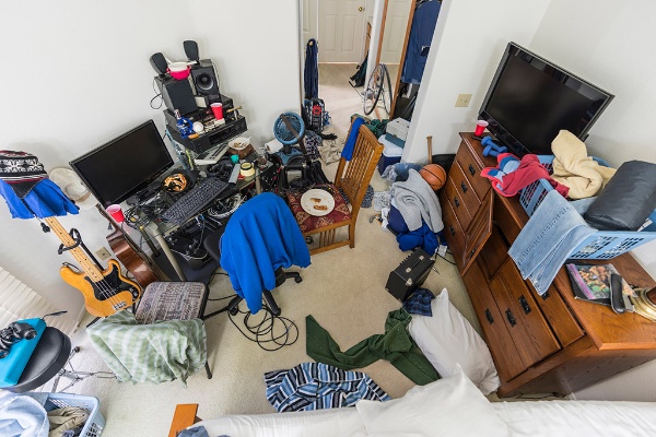 「どこに何があるかわからない」状態の人は貯蓄もヘタなことが多い(写真:trekandshoot/Shutterstock.com) 「どこに何があるかわからない」状態の人は貯蓄もヘタなことが多い(写真:trekandshoot/Shutterstock.com)