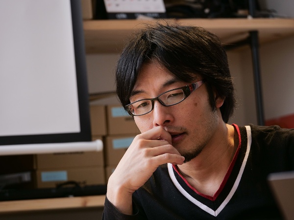 「今のメタバースは、1990年代前半のインターネットと同じような状況」と語る岩佐琢磨さん 「今のメタバースは、1990年代前半のインターネットと同じような状況」と語る岩佐琢磨さん