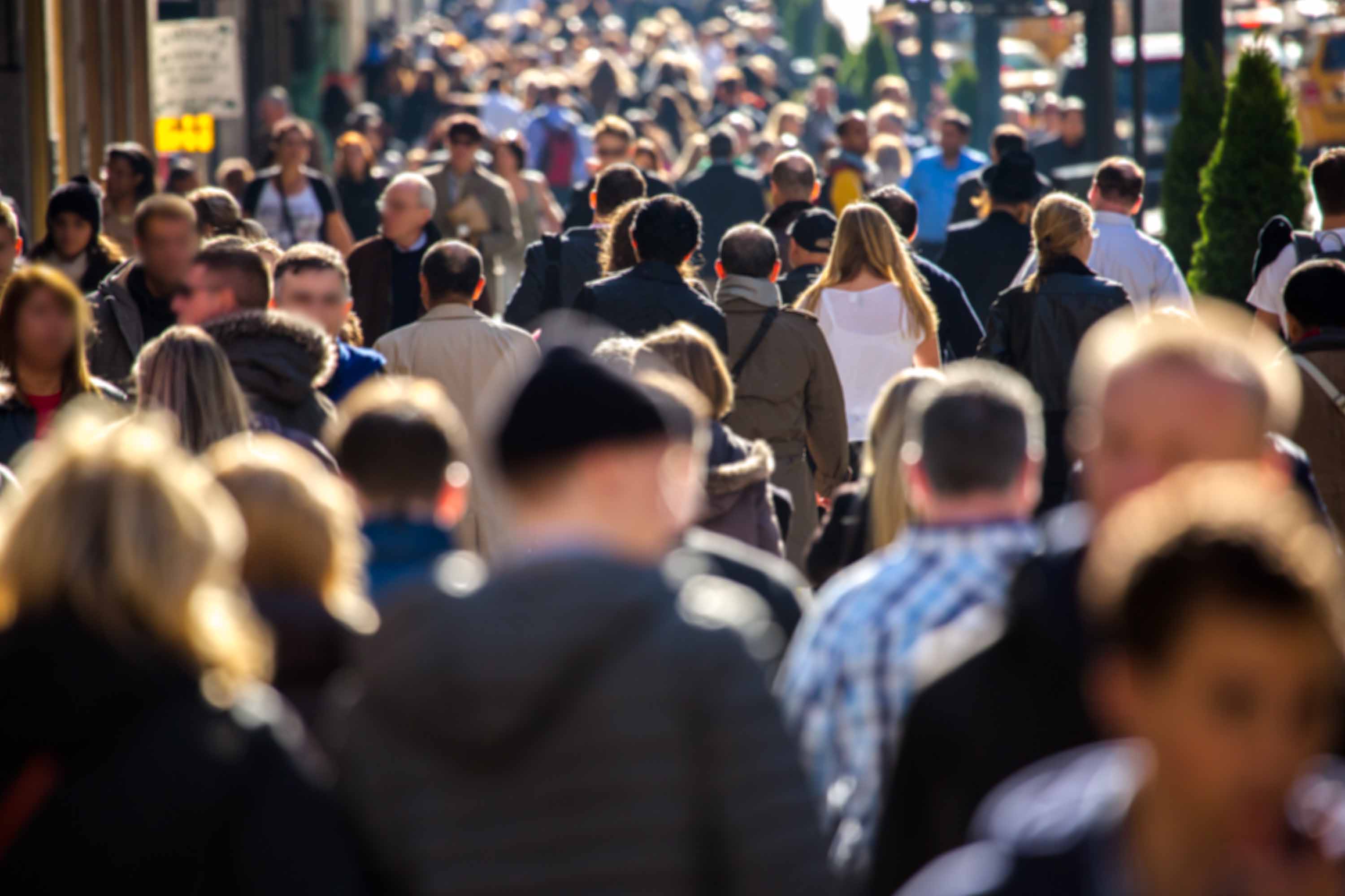 人間は「他人にどう見られているか」を非常に気にする生き物(写真/Shutterstock)