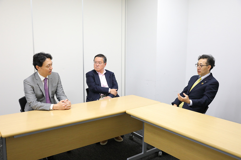 岡本氏、松尾氏、西山氏による熱い議論が繰り広げられた