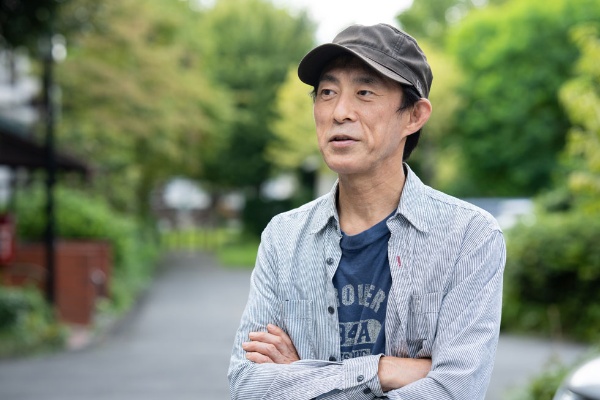鶴見氏は、心配や不安を過剰に煽りがちな日本の社会の中では、その風潮を真に受けすぎず、意識的に「気楽になる」ことも大事だという