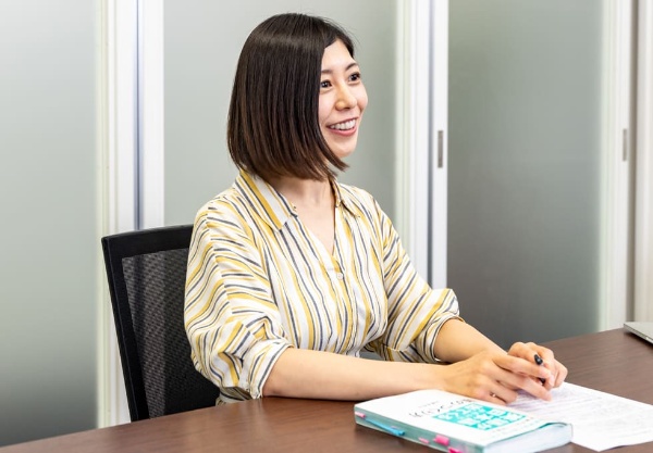 発売1カ月で6万部を突破した『英語が日本語みたいに出てくる頭のつくり方』(日本実業出版社)著者の川﨑あゆみ氏