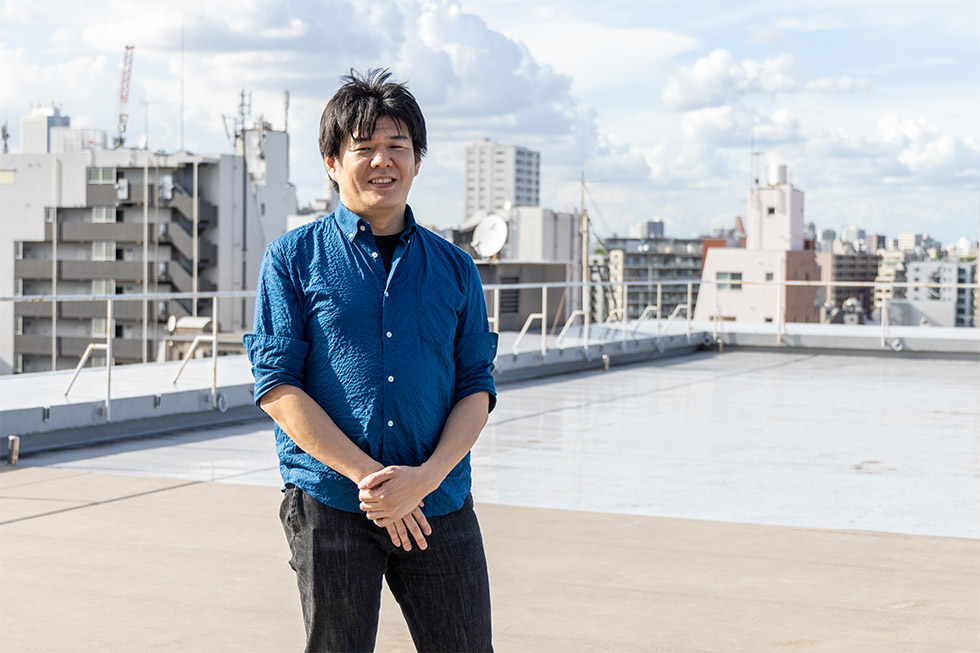 杉井光氏。「透きとおる本」の着想はある1冊との出会いがきっかけだという