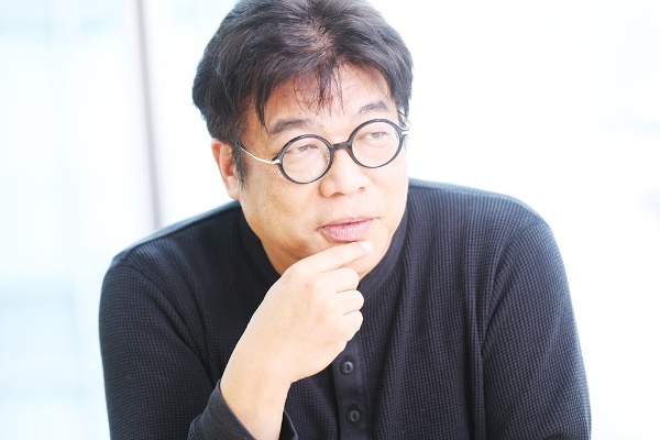 「マイケル・ルイスの観察眼の鋭さは、金融業界で人間の深層心理に触れてきたからかもしれません」と話す藤野さん 「マイケル・ルイスの観察眼の鋭さは、金融業界で人間の深層心理に触れてきたからかもしれません」と話す藤野さん