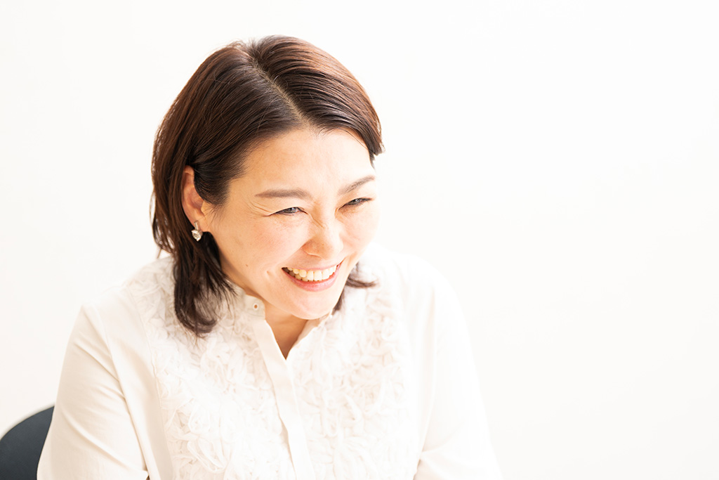 「番組中、こっそりのぞき見しようとしています(笑)」 「番組中、こっそりのぞき見しようとしています(笑)」