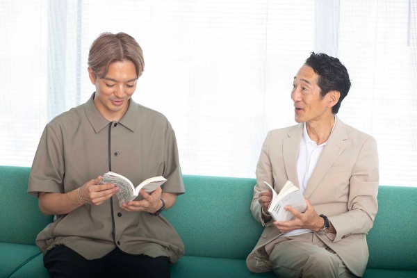 「まずは、自分が心から楽しいと感じることを探してみてほしい」と話し合う、一條さん(右)と細田さん(左) 「まずは、自分が心から楽しいと感じることを探してみてほしい」と話し合う、一條さん(右)と細田さん(左)