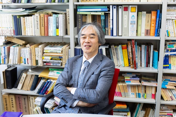「政治資金が透明化されれば、自民党の力の源泉は失われます」と語る牧原出さん