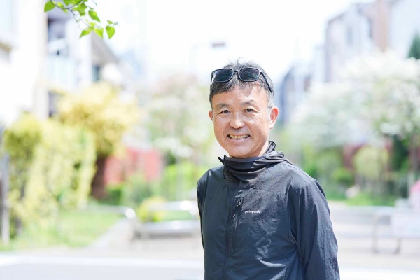 ちなみに、記録が出ないとき、走れないときの対処法について尋ねると、金さんはこう答えた。「20代の頃、けがで1年近く走れなかった時期があるんです。悶々(もんもん)とするなかで、ふとNHKで見た永平寺の雲水(修行僧)たちが気になって見に行った。厳しい修行をしているはずなのに、穏やかな顔をしている彼らを見て、気持ちがふっと落ち着いた。それからは、うまくいかないときは旅に出たり場所を変えたりして、一旦リセットすることを大事にしています」 ちなみに、記録が出ないとき、走れないときの対処法について尋ねると、金さんはこう答えた。「20代の頃、けがで1年近く走れなかった時期があるんです。悶々(もんもん)とするなかで、ふとNHKで見た永平寺の雲水(修行僧)たちが気になって見に行った。厳しい修行をしているはずなのに、穏やかな顔をしている彼らを見て、気持ちがふっと落ち着いた。それからは、うまくいかないときは旅に出たり場所を変えたりして、一旦リセットすることを大事にしています」