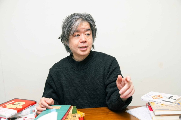 「共和国という版元名はユーモアで付けました」という下平尾直さん 「共和国という版元名はユーモアで付けました」という下平尾直さん