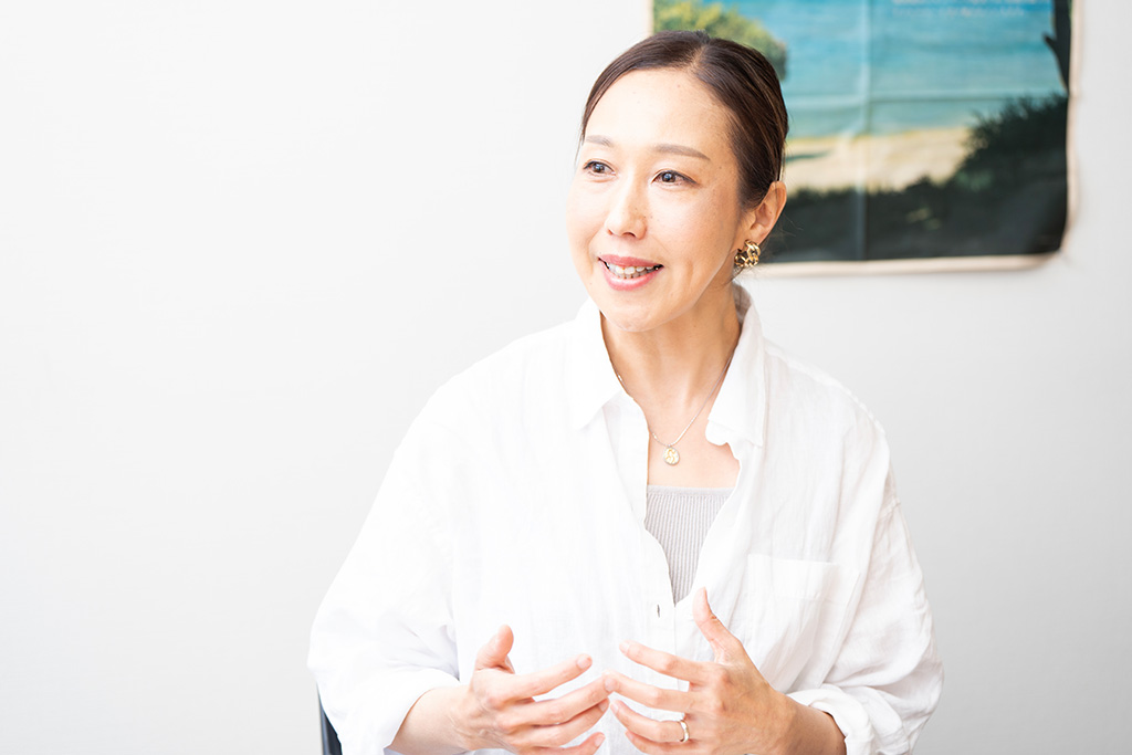 「子どものために始めたタッチで、自分も救われた」と小堺さん。