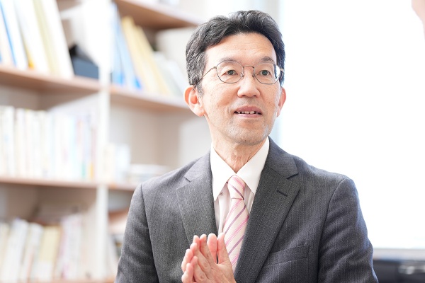 「子どもが“ねえねえ”と話してくれる時期は短い。“自分を見てくれている”と感じられれば、それが子どもの心の栄養になる」と山口さん。 「子どもが“ねえねえ”と話してくれる時期は短い。“自分を見てくれている”と感じられれば、それが子どもの心の栄養になる」と山口さん。