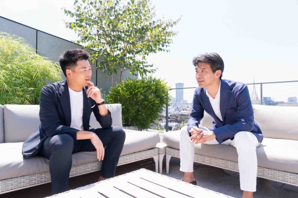 どんな上司がいいのか話す高森氏(左)と河野氏(右)