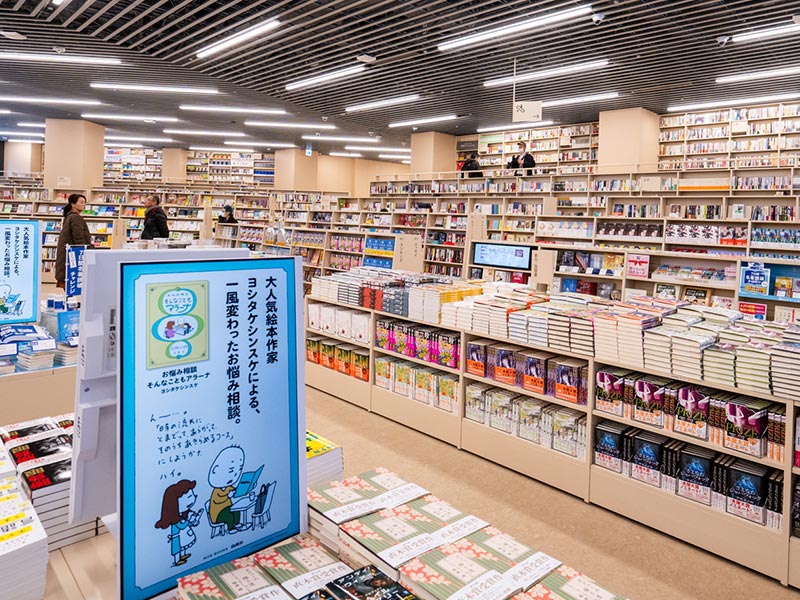 三省堂書店 神田神保町本店　ついつい店内を回りたくなる新しい“仕掛け”