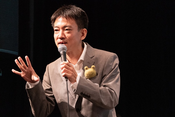「音声学はマイナーな学問で、10年来『お前のその研究は何の役に立つんだ?』と言われ続けてきた」と語る慶応義塾大学教授の川原繁人さん 「音声学はマイナーな学問で、10年来『お前のその研究は何の役に立つんだ?』と言われ続けてきた」と語る慶応義塾大学教授の川原繁人さん