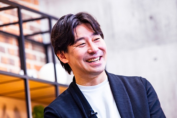 テレビ東京キャスターの豊島晋作氏 (写真:竹井俊晴)