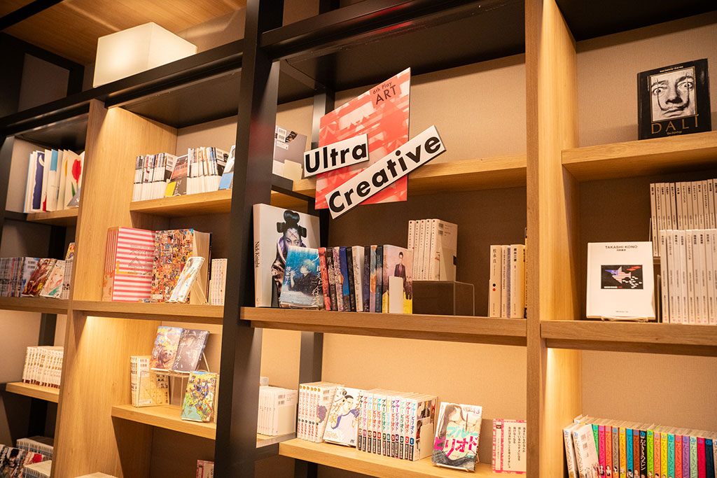 「Ultra Creative」の棚