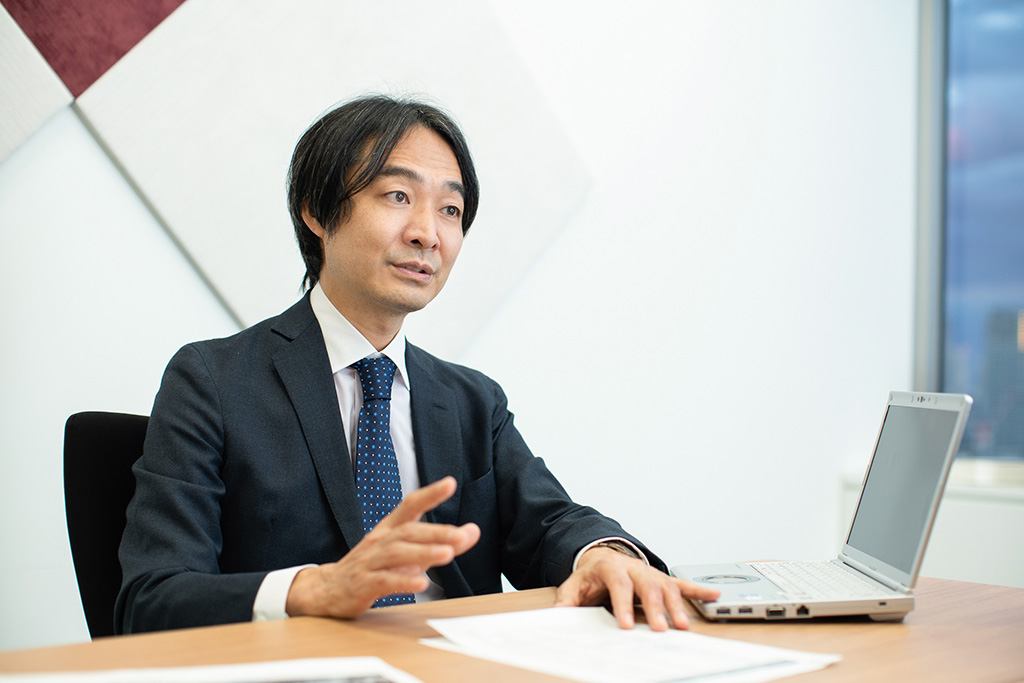 三菱UFJリサーチ&コンサルティングで人材育成を担当する名藤さん 三菱UFJリサーチ&コンサルティングで人材育成を担当する名藤さん