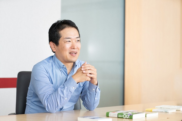 A.T. カーニーとWeb3のスタートアップで正社員として働いている松岡洋平さん A.T. カーニーとWeb3のスタートアップで正社員として働いている松岡洋平さん