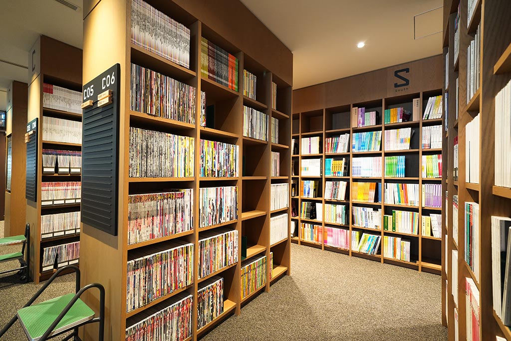 ライブラリーには4万冊以上の蔵書があるという