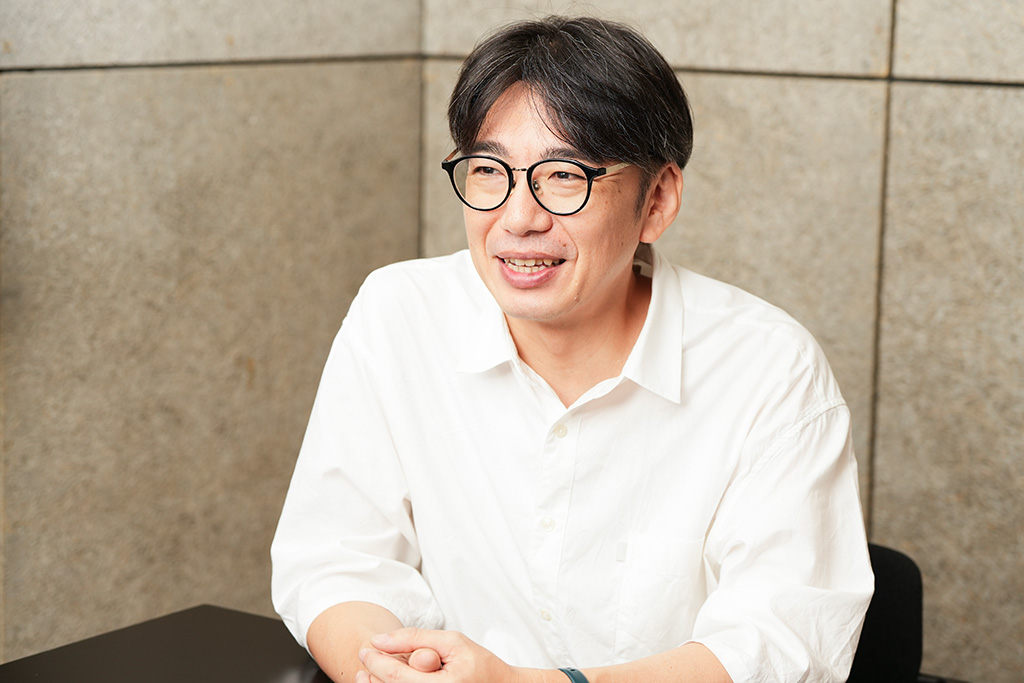 12年間、ライブラリーの担当部長としてライブラリーのコンセプト作りや選書などの運営に携わっていた今野雄策さん