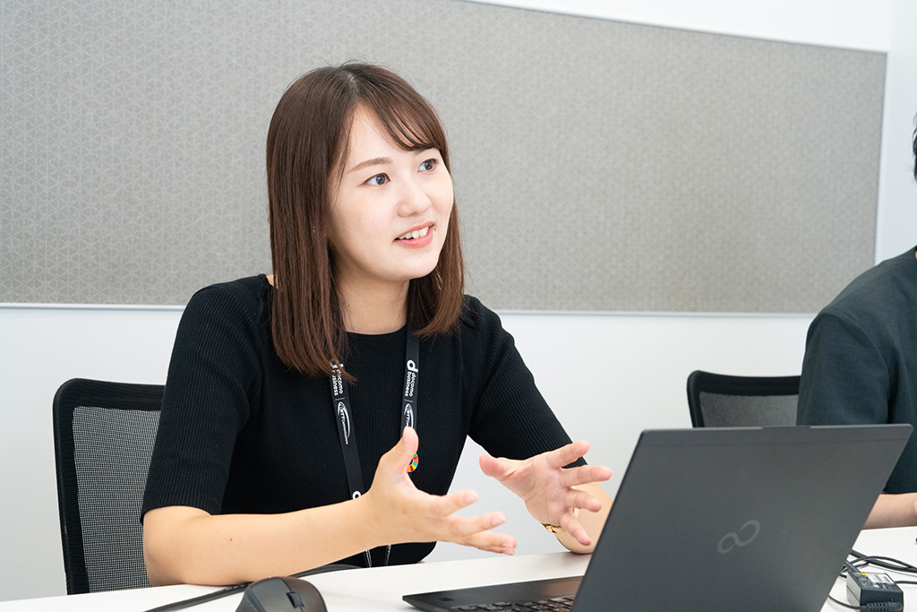 主に新入社員や入社3年目までの若手社員の研修などを担当している栗澤さん
