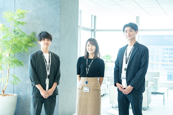 左からNTTコミュニケーションズの三村さん、栗澤さん、櫻田さん 左からNTTコミュニケーションズの三村さん、栗澤さん、櫻田さん