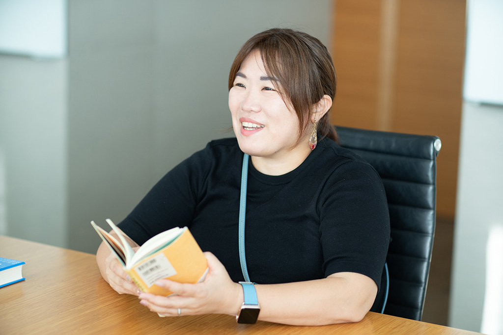 「アイデアは思い浮かぶまでの過程がある」ことが分かったという三嶋さん 「アイデアは思い浮かぶまでの過程がある」ことが分かったという三嶋さん