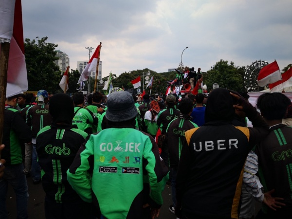 インドネシアのジャカルタで行われたドライバーの抗議デモ（2018年3月）（写真：鈴木淳さん撮影）