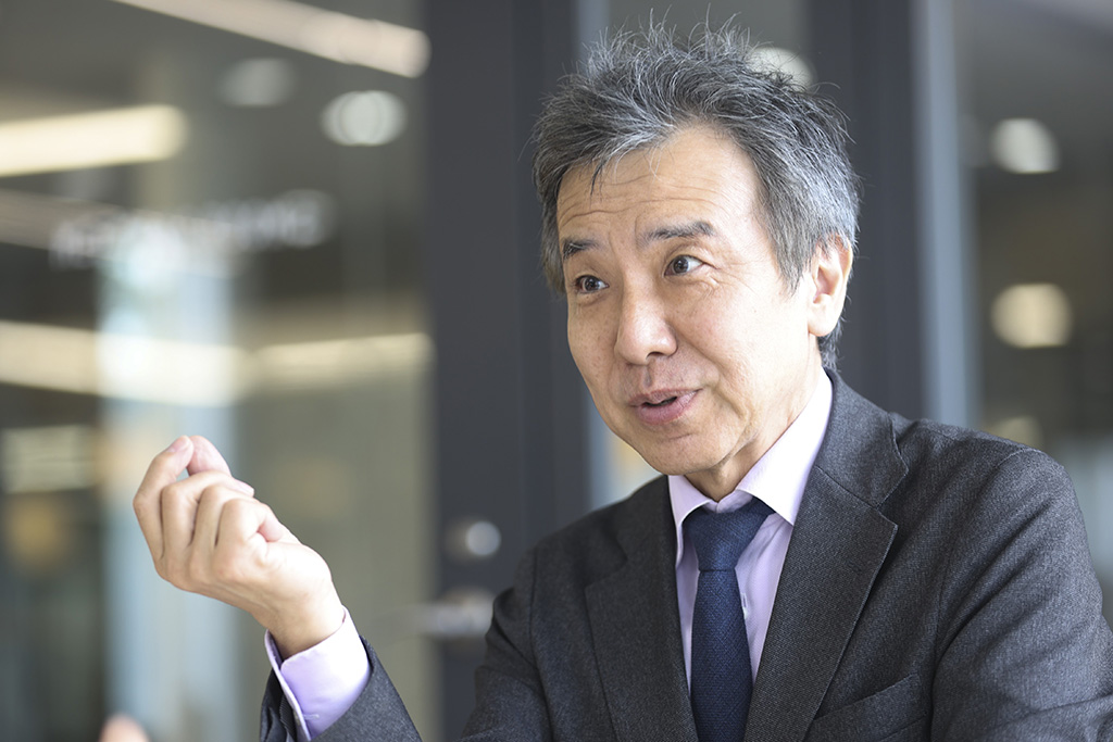 「私は半導体を『モノ』として見ています」と話す太田さん 「私は半導体を『モノ』として見ています」と話す太田さん