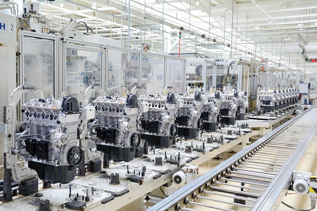 累積生産量が増えれば増えるほどコストが下がる経験効果があるという(写真:shutterstock) 累積生産量が増えれば増えるほどコストが下がる経験効果があるという(写真:shutterstock)