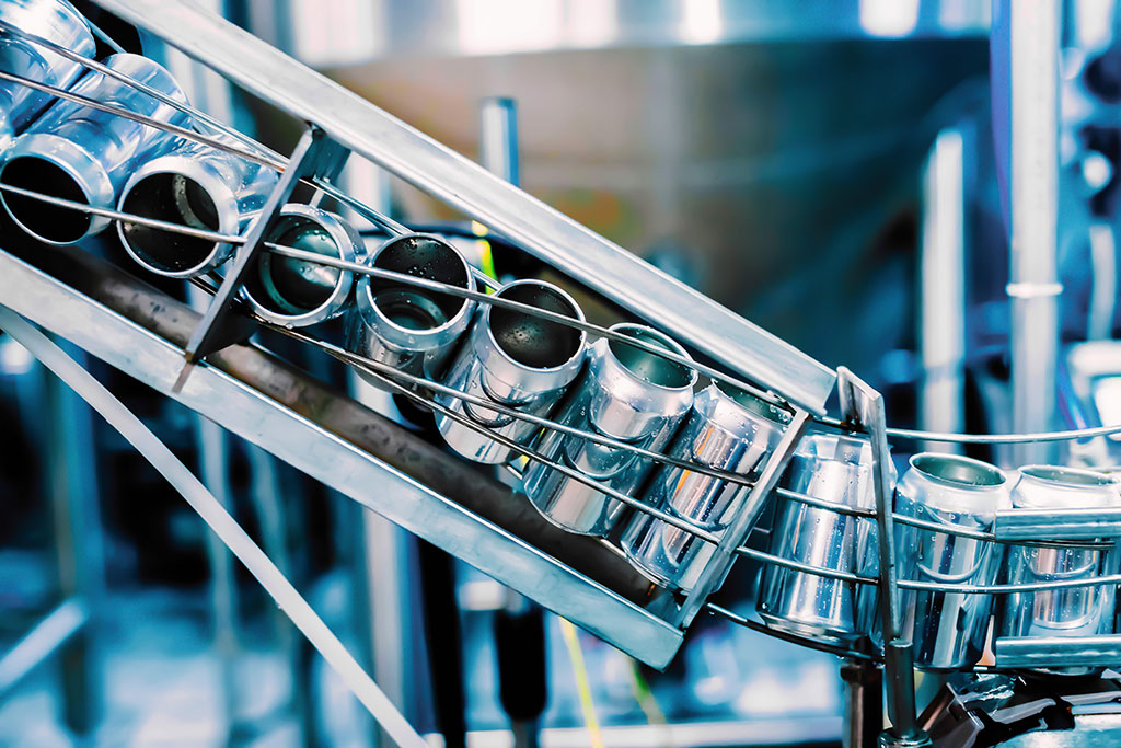 製缶業界はかつて「もうかりやすい陣取り」になっていた(写真:shutterstock) 製缶業界はかつて「もうかりやすい陣取り」になっていた(写真:shutterstock)