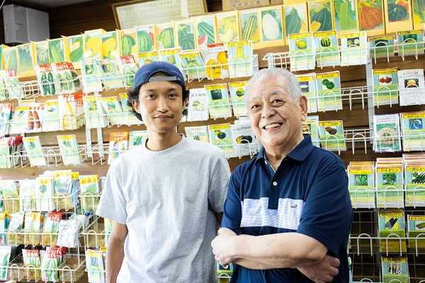 野口勲さん(右)とスタッフの千明(ちぎら)剛さん 野口勲さん(右)とスタッフの千明(ちぎら)剛さん