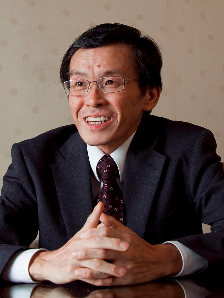 「子育てをしながらアドラー心理学を実践してきました」と話す岸見さん 「子育てをしながらアドラー心理学を実践してきました」と話す岸見さん