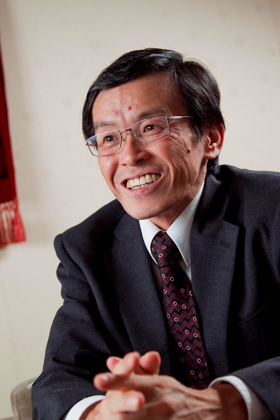 「哲学者の仕事は理想を追求すること」と話す岸見さん 「哲学者の仕事は理想を追求すること」と話す岸見さん
