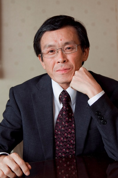 「あの人と私は違う、と思うべきではありません」と話す岸見さん 「あの人と私は違う、と思うべきではありません」と話す岸見さん