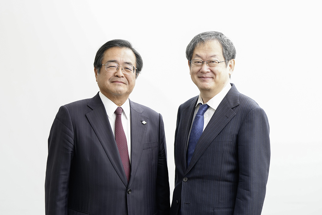 清水喜彦さん（左）と守屋淳さん