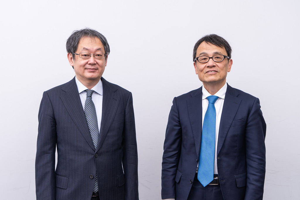 窪田真之さん（写真右）と守屋淳さん
