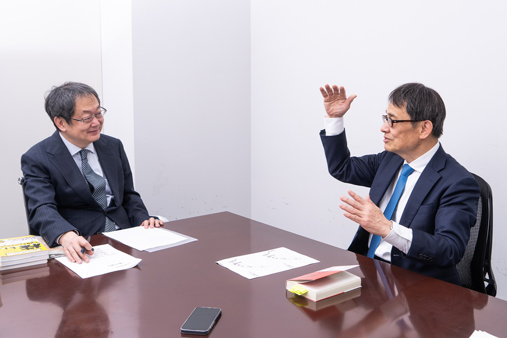 「『この株が好き』とか『嫌い』という人はだいたいうまくいかない。すでに偏見が入っていますから」と語る窪田さん