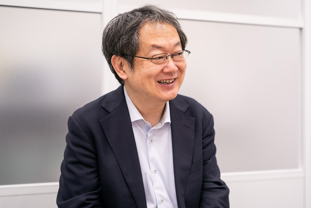 「文明の進歩によって、人間は素朴な心を失って、ダメになっていくんだというのは老荘思想の教えなんです」と話す守屋氏