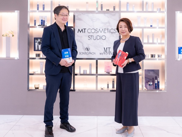 板橋理恵さん(写真右)と守屋淳さん 板橋理恵さん(写真右)と守屋淳さん