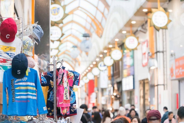 街を歩いて有望銘柄を探すのは有効な戦略だ(写真:PENGUIN_PHOTO/stock.adobe.com) 街を歩いて有望銘柄を探すのは有効な戦略だ(写真:PENGUIN_PHOTO/stock.adobe.com)