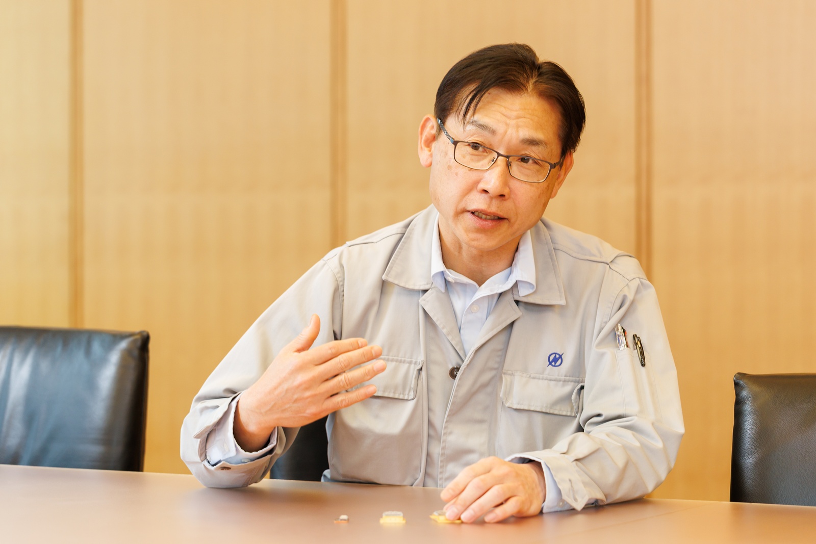 GaN系半導体レーザーの開発にはわずか3人で着手し、しかも皆が専門外だったと当時を振り返る。（撮影：上田 純）