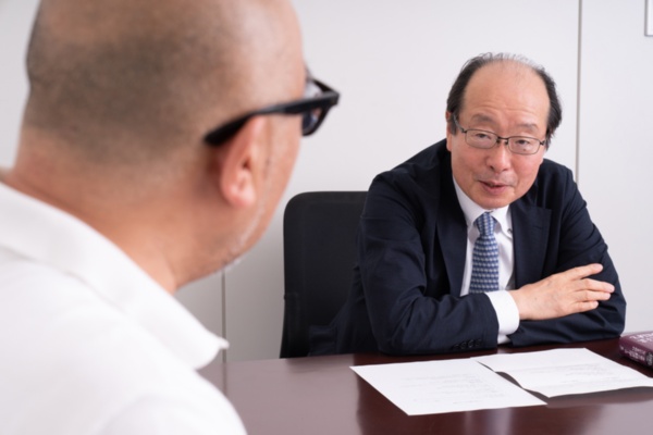 イノベーションは日本では誤解されていると語る名和氏(写真:稲垣純也、以下同)
