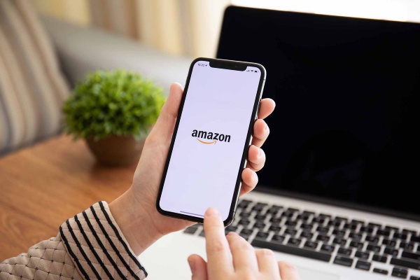 Amazonはレコメンド機能を導入し、売り上げを大幅に伸ばした(写真はイメージ)(写真:DenPhoto/stock.adobe.com) Amazonはレコメンド機能を導入し、売り上げを大幅に伸ばした(写真はイメージ)(写真:DenPhoto/stock.adobe.com)