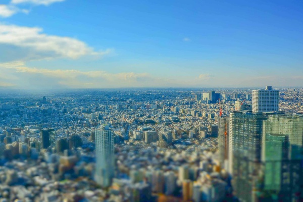 超金融緩和が不動産開発を活発にし、街の風景は大きく変わった(写真はイメージ)(写真:kyon/stock.adobe.com)