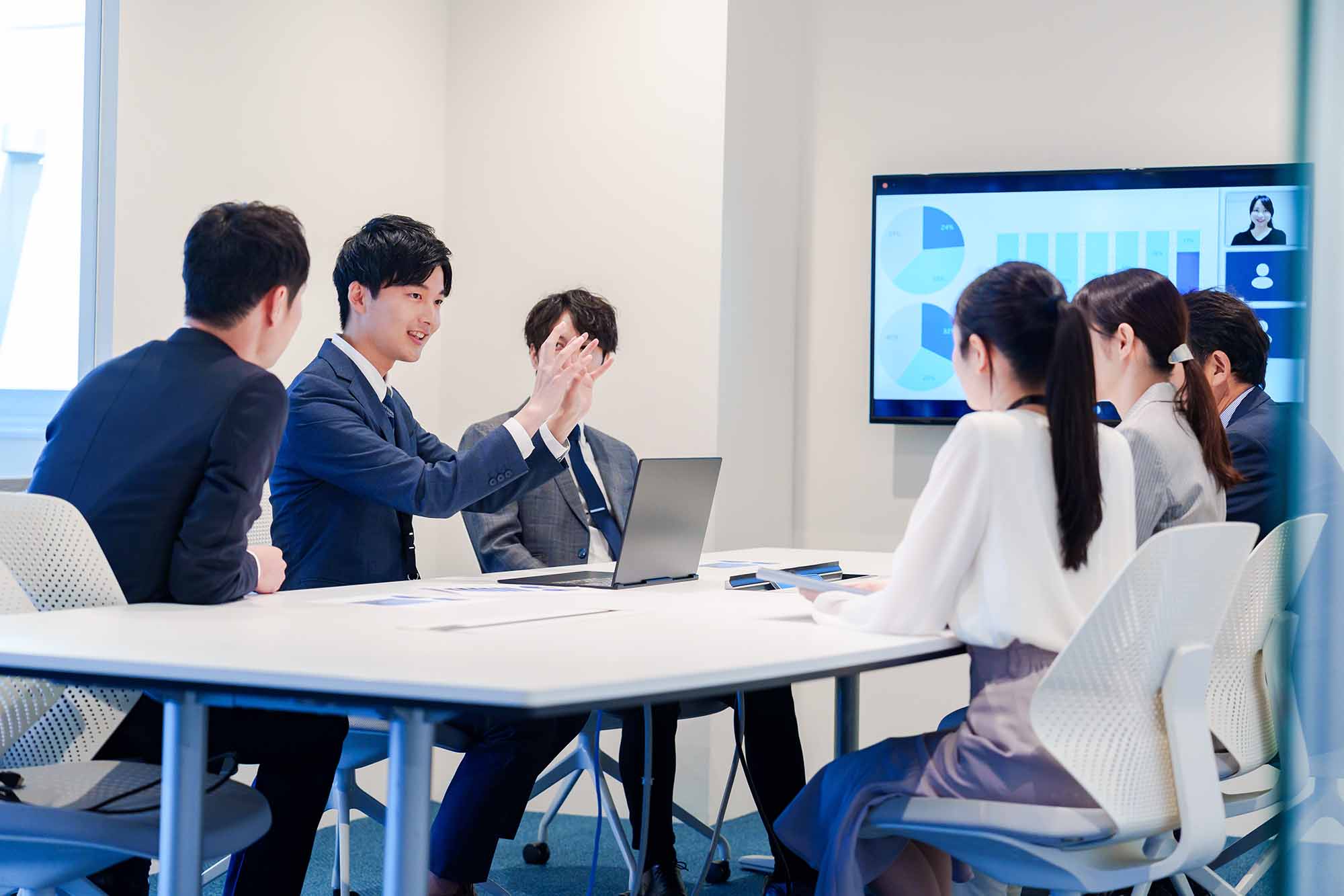 職場には二つの才能を併せ持つ「3人のアンバサダー」がいる（写真：maroke／stock.adobe.com）