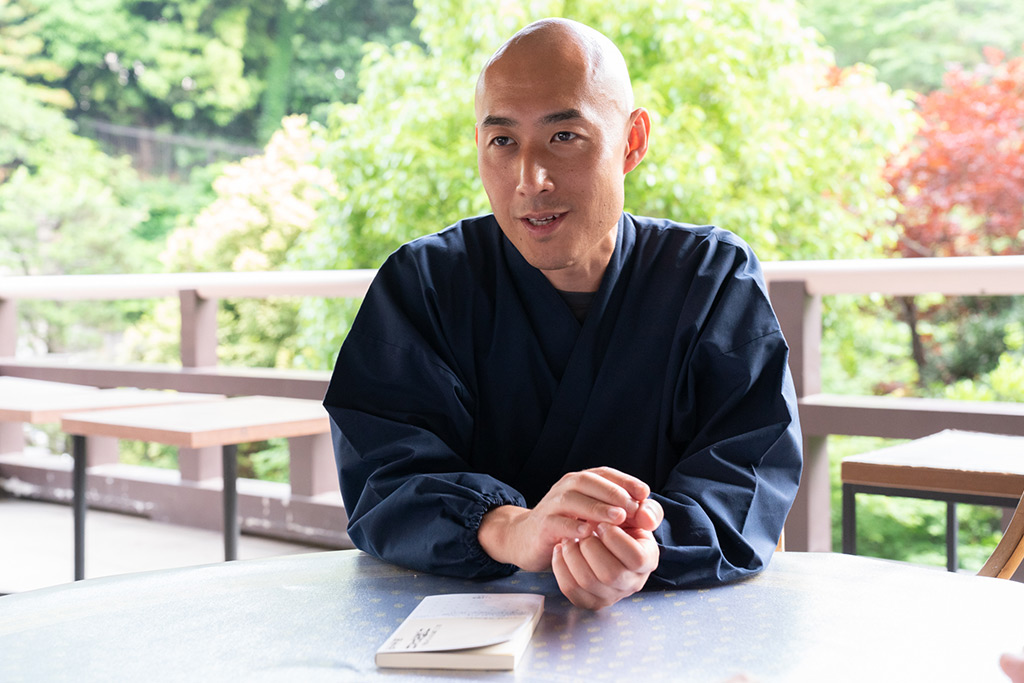 松本さんはお寺のマネジメントについて学ぶ「未来の住職塾」を主宰している