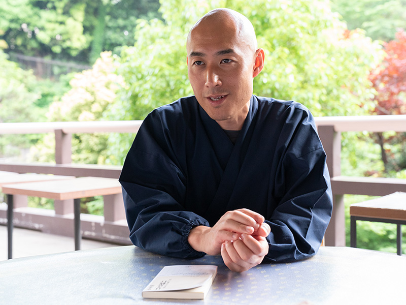 産業僧・松本紹圭　日本のお寺は「2階建て構造」