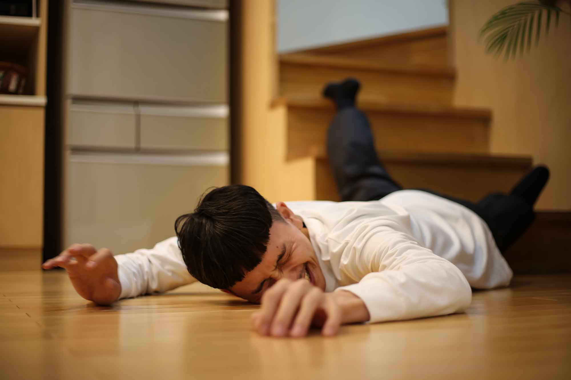 「転んだ」という一言だけでは、どんな状況なのかわからない（写真：yamasan／stock.adobe.com）
