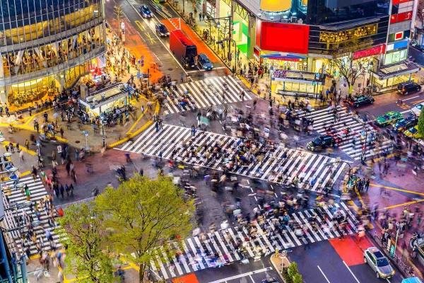 都市は出会い、知識が生まれる場になっている(写真はイメージ)(写真:SeanPavonePhoto/stock.adobe.com) 都市は出会い、知識が生まれる場になっている(写真はイメージ)(写真:SeanPavonePhoto/stock.adobe.com)